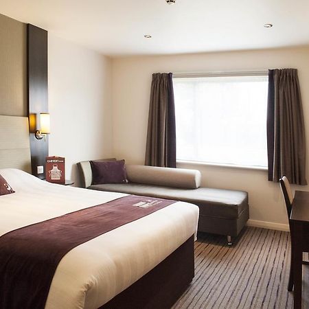 Premier Inn Manchester - Прествич Экстерьер фото