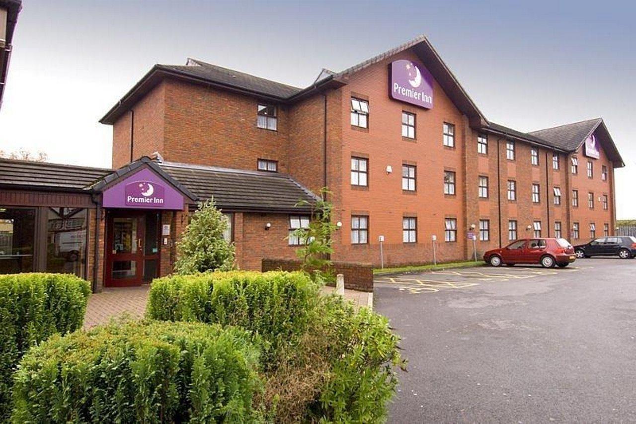 Premier Inn Manchester - Прествич Экстерьер фото