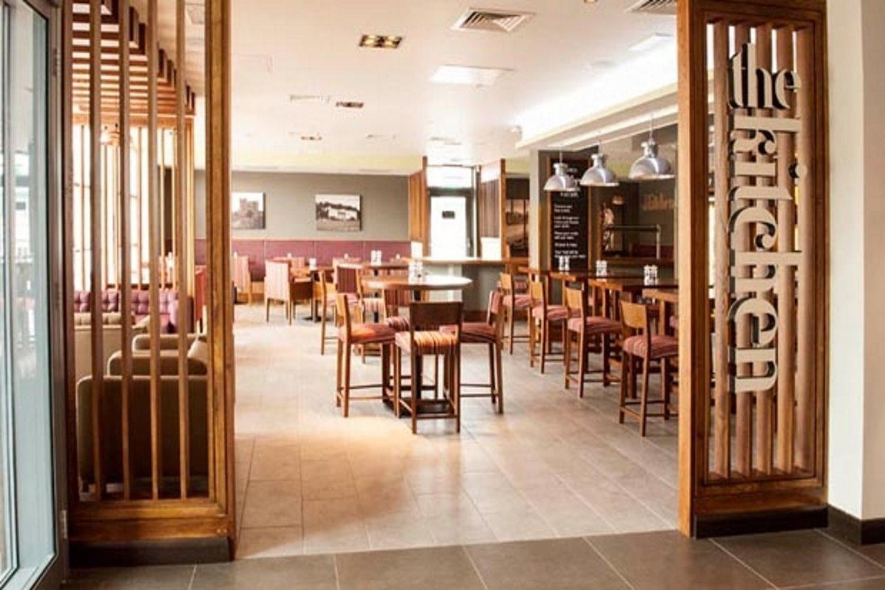 Premier Inn Manchester - Прествич Экстерьер фото