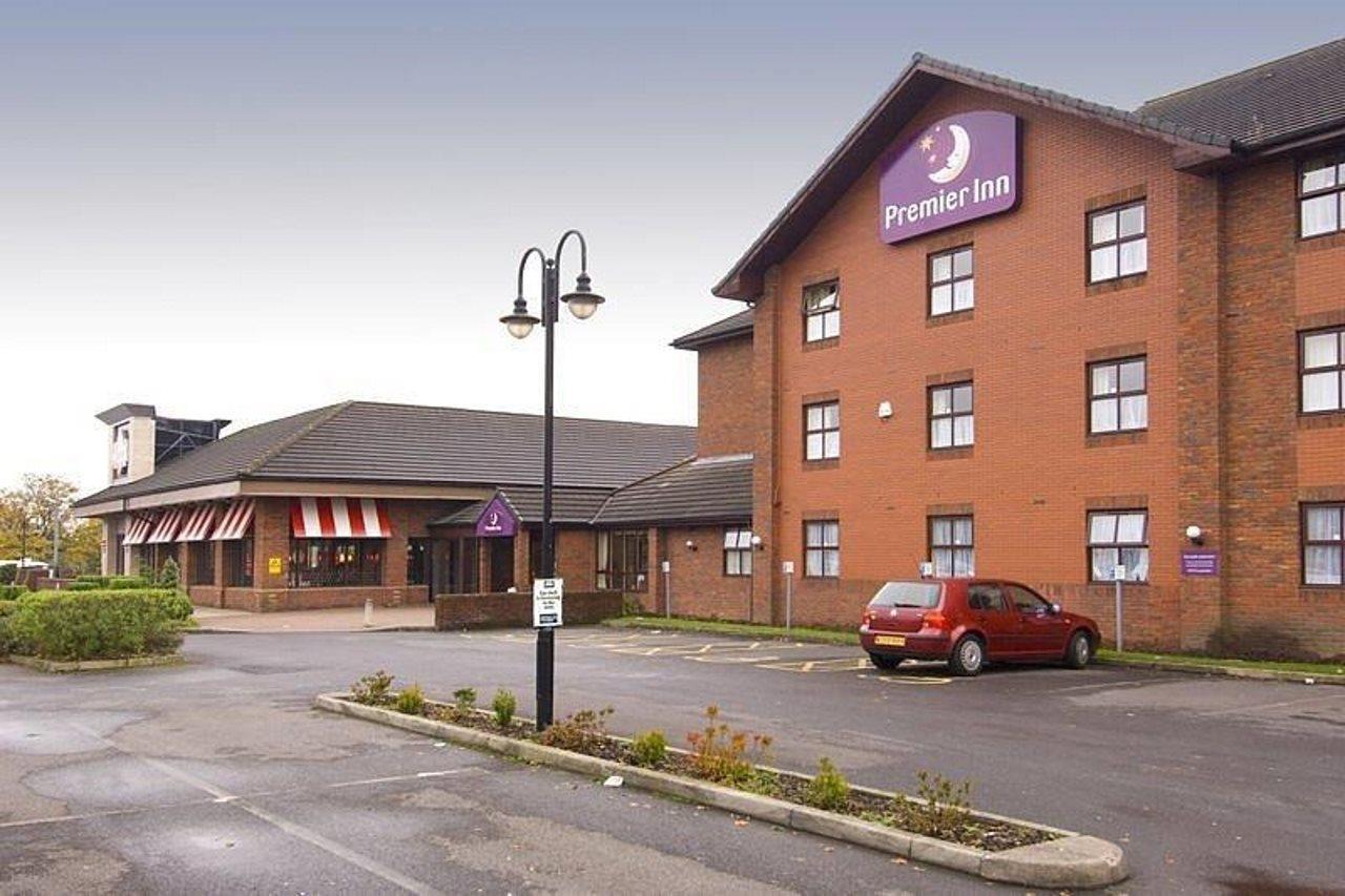 Premier Inn Manchester - Прествич Экстерьер фото