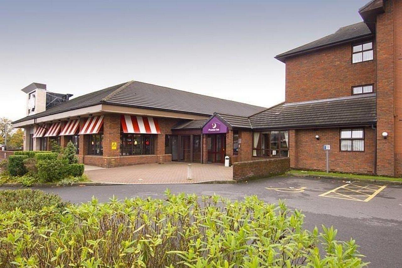 Premier Inn Manchester - Прествич Экстерьер фото