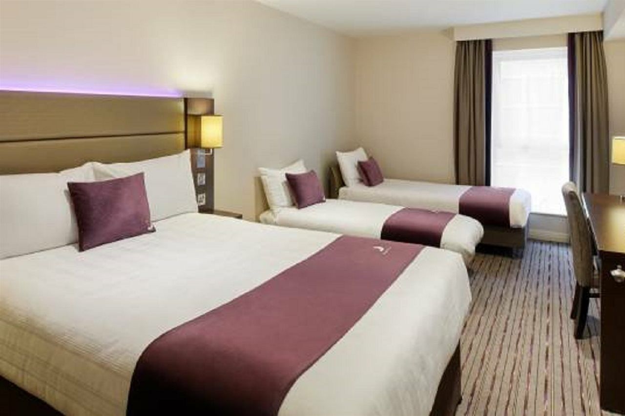 Premier Inn Manchester - Прествич Экстерьер фото